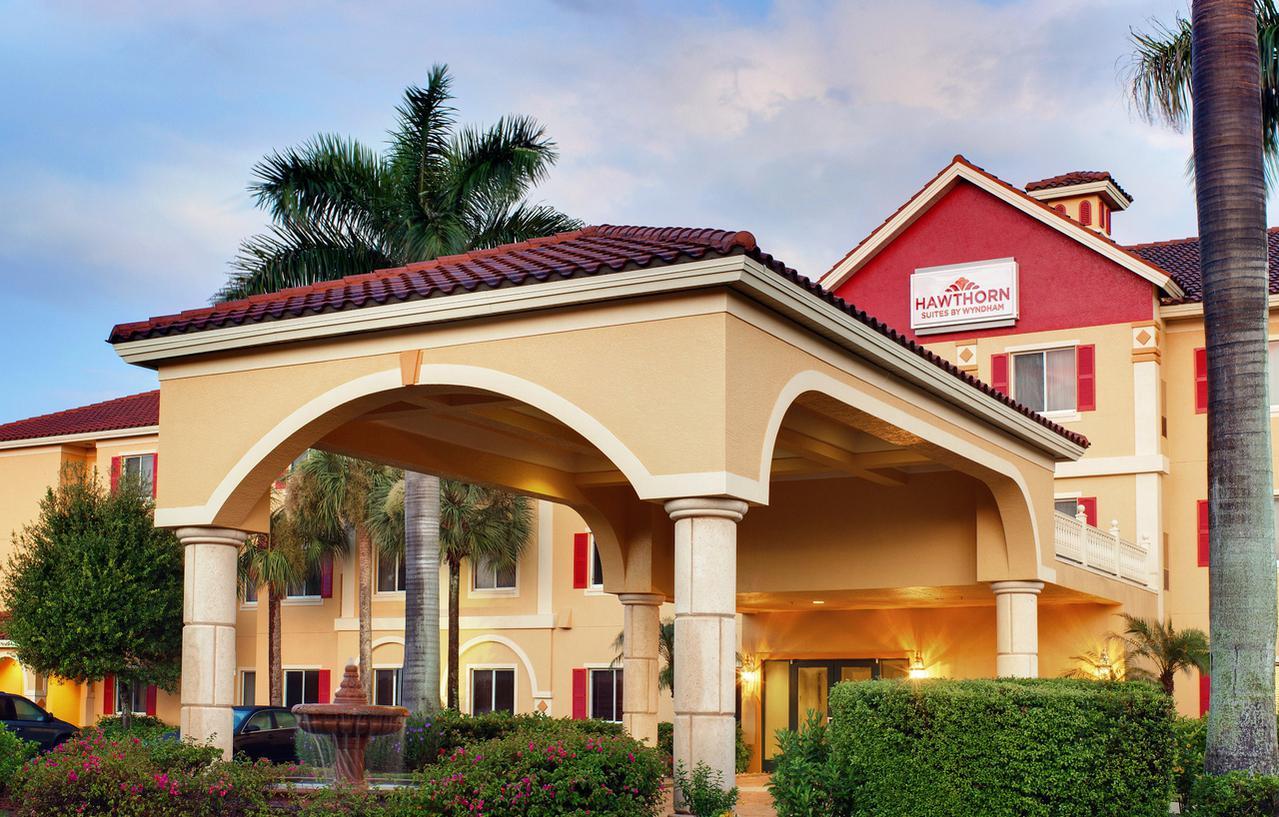 Hawthorn Extended Stay By Wyndham North Naples Екстериор снимка