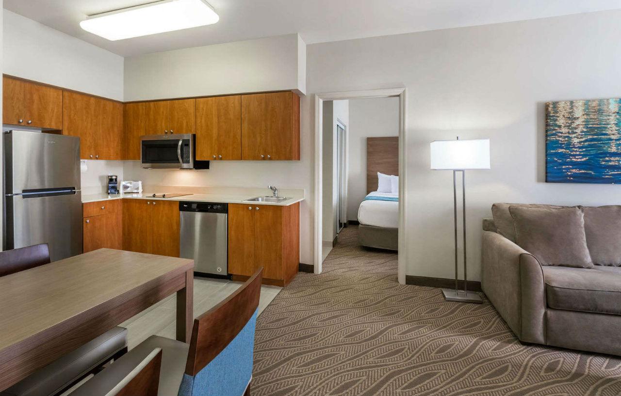 Hawthorn Extended Stay By Wyndham North Naples Екстериор снимка
