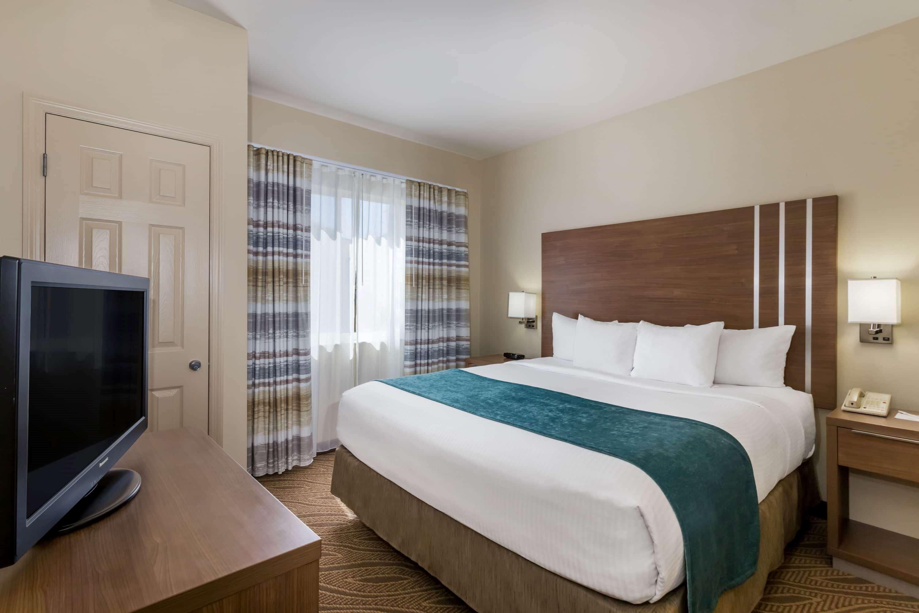 Hawthorn Extended Stay By Wyndham North Naples Екстериор снимка