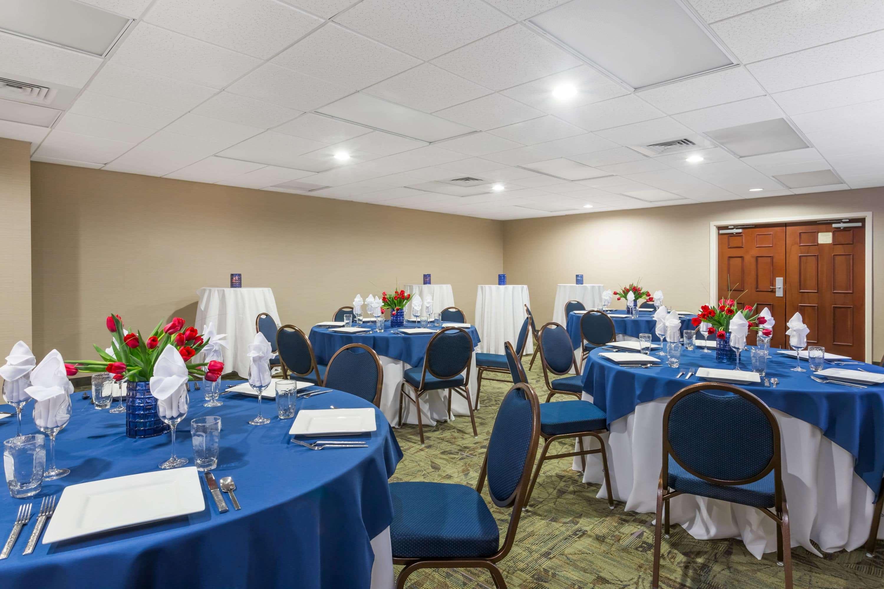 Hawthorn Extended Stay By Wyndham North Naples Екстериор снимка