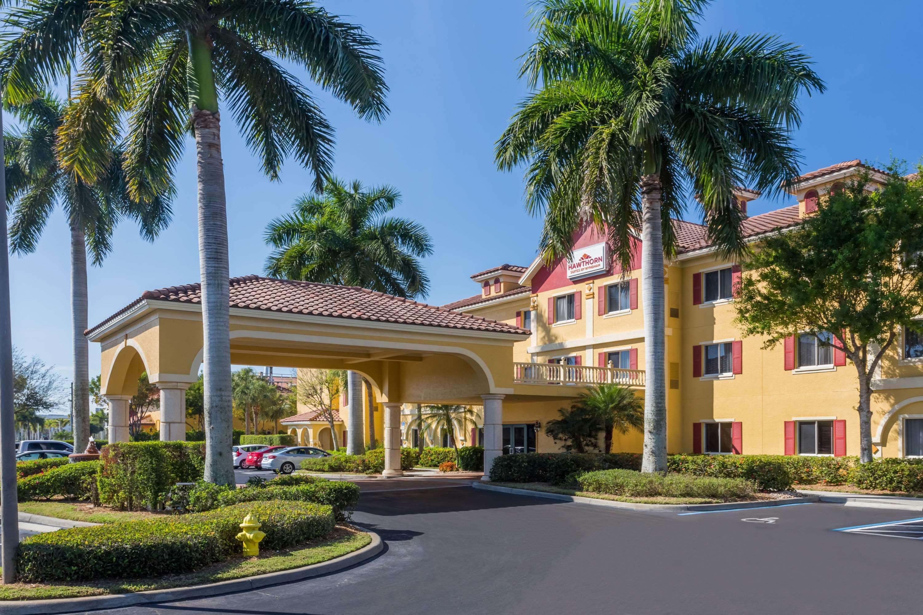 Hawthorn Extended Stay By Wyndham North Naples Екстериор снимка
