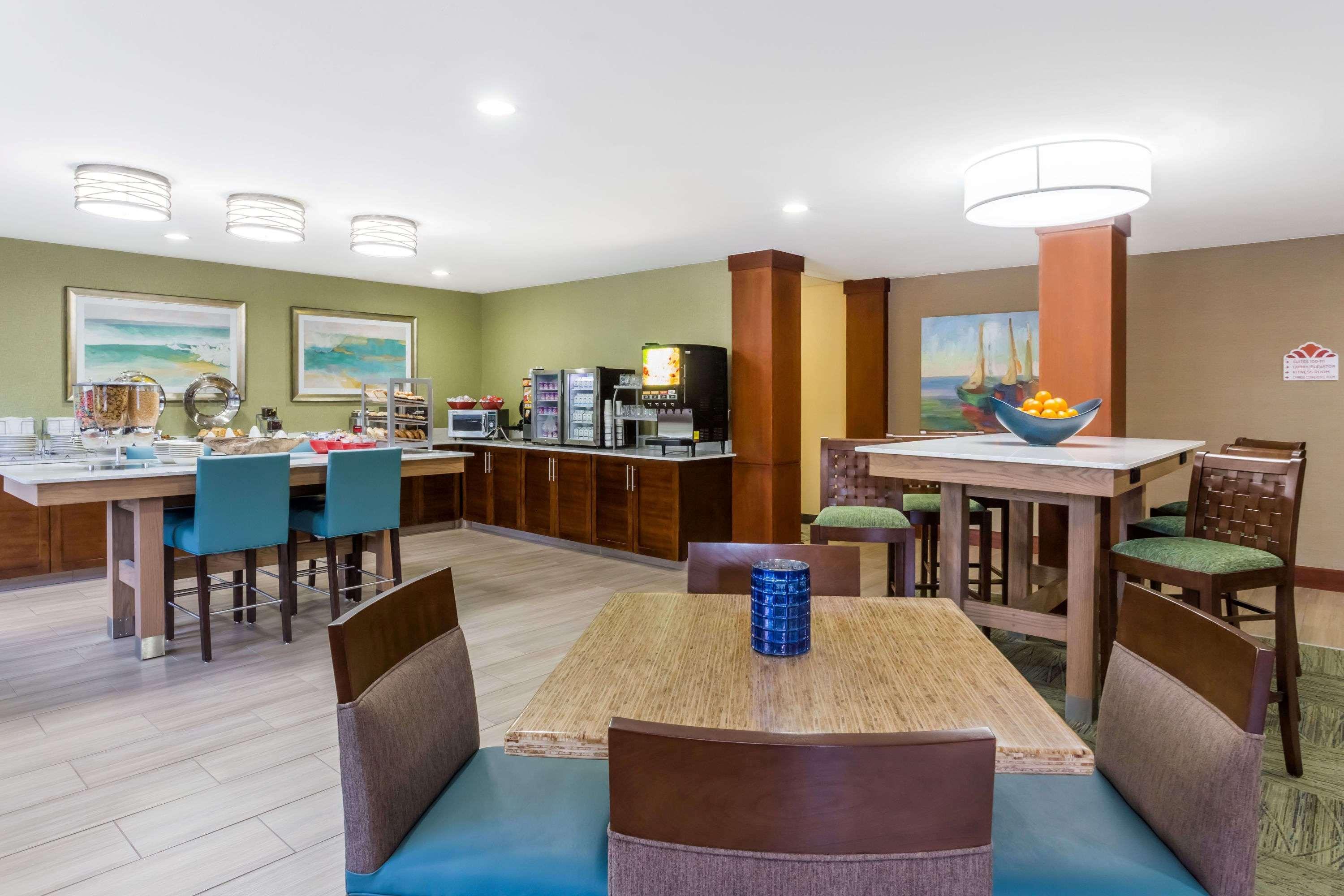Hawthorn Extended Stay By Wyndham North Naples Екстериор снимка