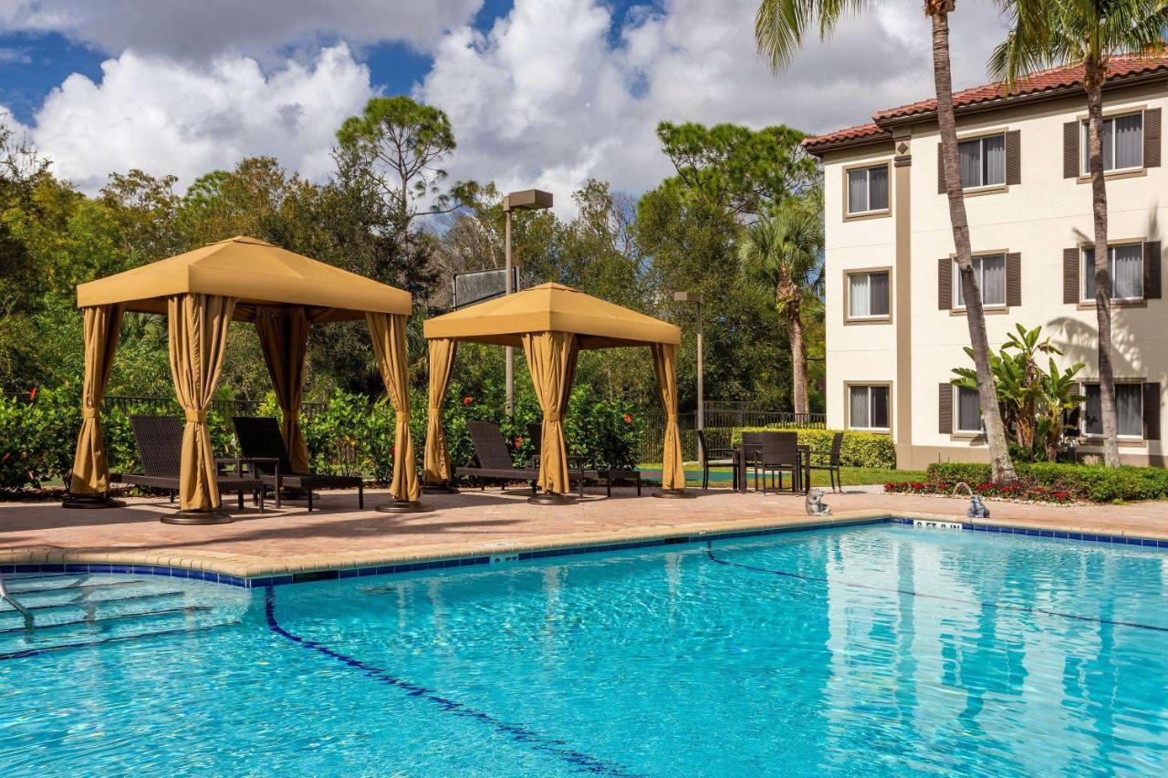 Hawthorn Extended Stay By Wyndham North Naples Екстериор снимка