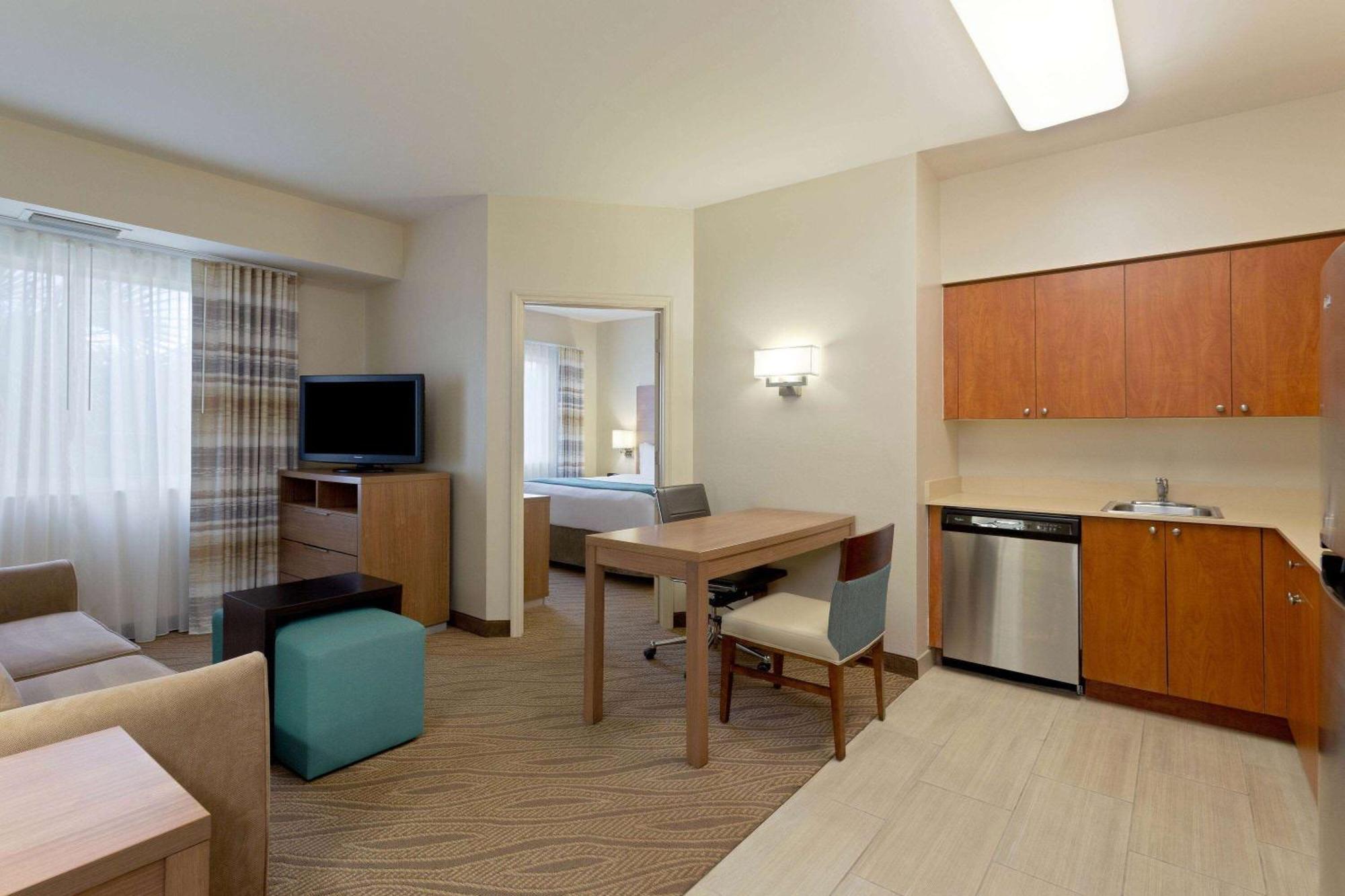 Hawthorn Extended Stay By Wyndham North Naples Екстериор снимка