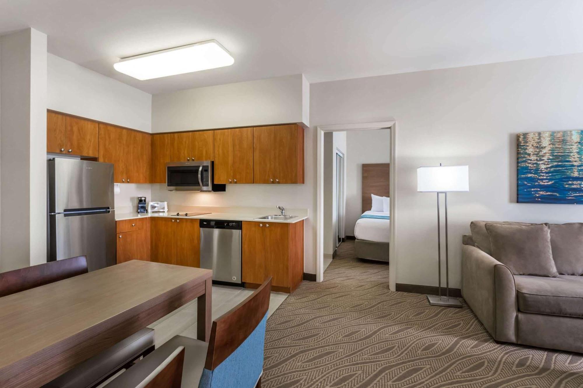 Hawthorn Extended Stay By Wyndham North Naples Екстериор снимка
