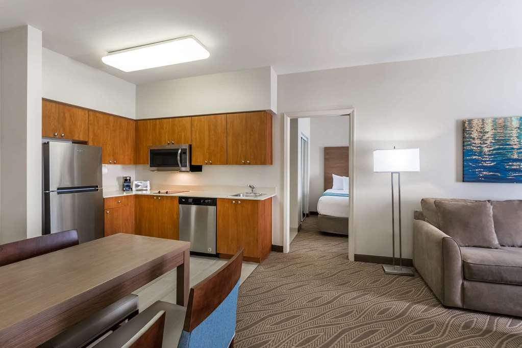 Hawthorn Extended Stay By Wyndham North Naples Стая снимка