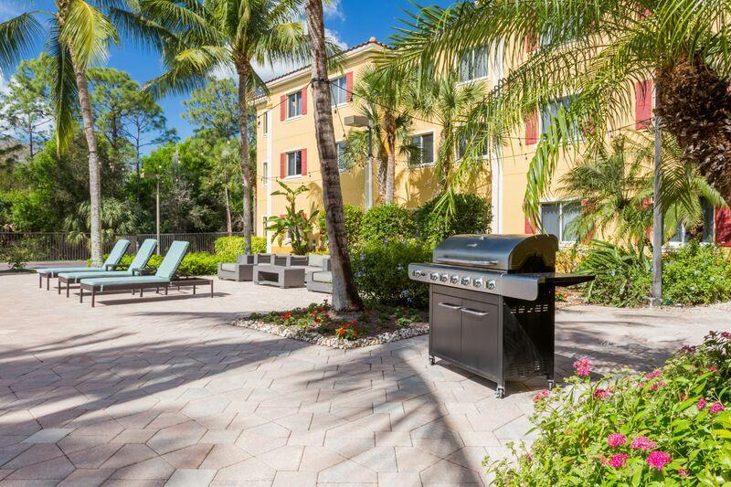 Hawthorn Extended Stay By Wyndham North Naples Екстериор снимка