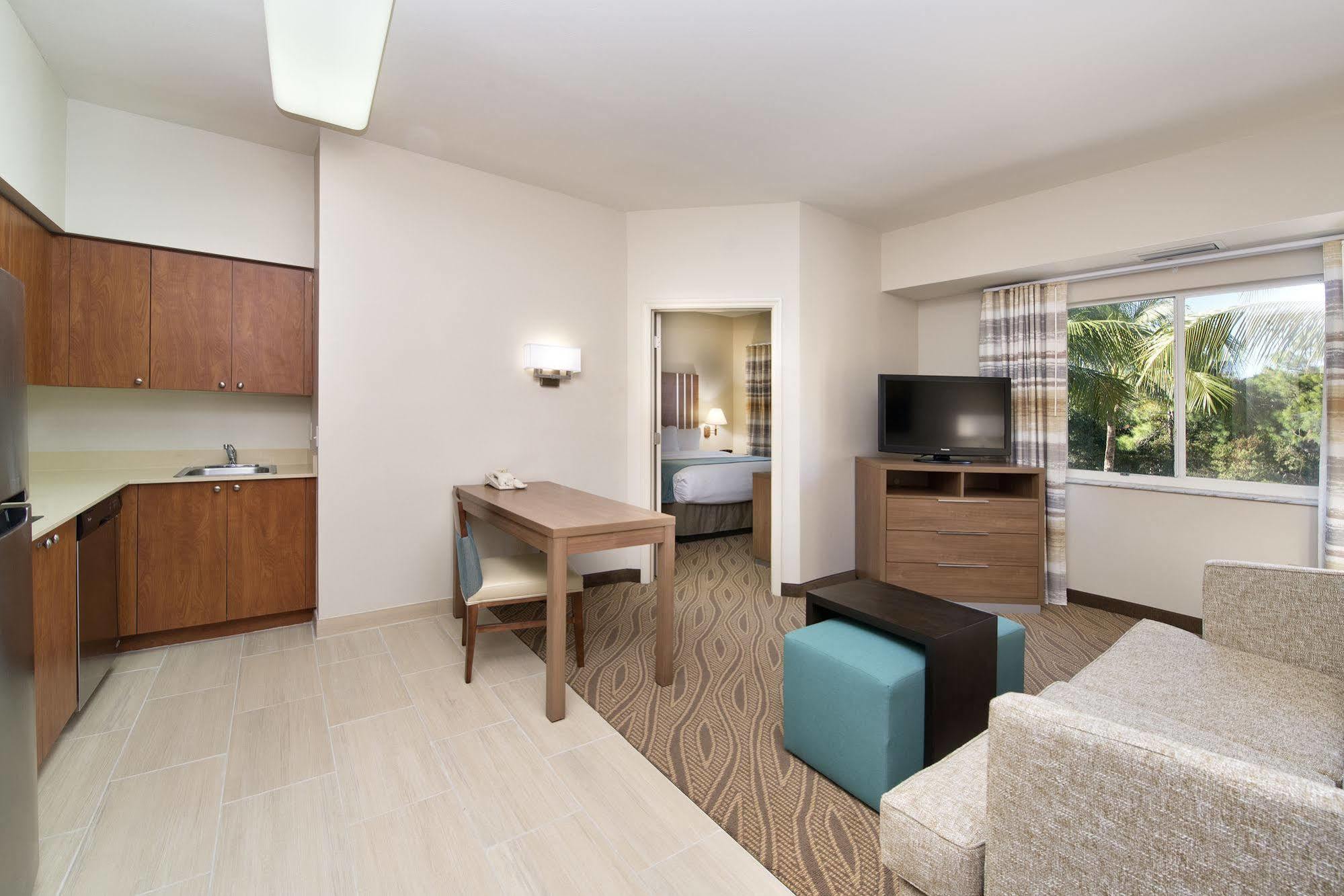 Hawthorn Extended Stay By Wyndham North Naples Екстериор снимка